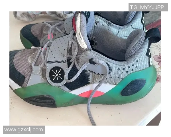 李宁篮球全明星书包助你轻松携带梦想与激情,开启篮球之旅的完美伴侣 李宁篮球全明星书包助你轻松携带梦想与激情,开启篮球之旅的完美伴侣